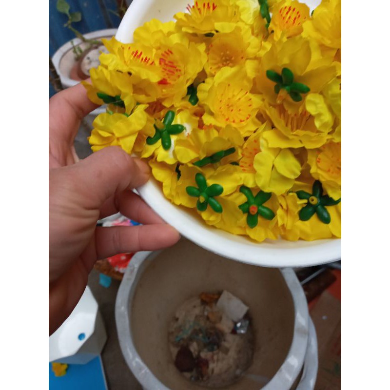 120 bông hoa mai trang trí kèm 1 cái keo nến