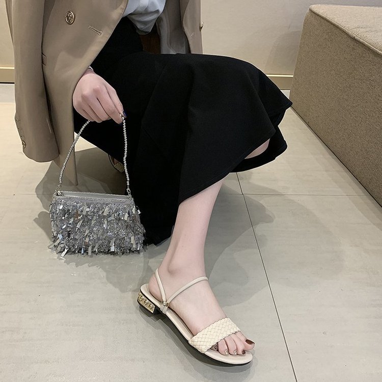 Xăng đan Nữ Hở Ngón Đế Thấp Mũi Tròn Thời Trang | BigBuy360 - bigbuy360.vn