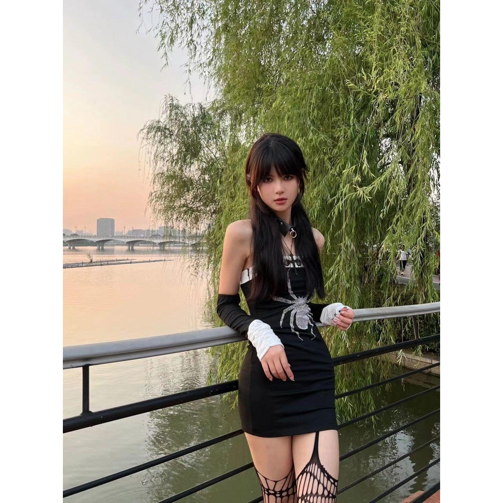 Niche Thiết Kế Nóng Bỏng Đầm Ôm Hông Màu Trơn Phong Cách Desire Mới Mùa Hè Cho Nữ