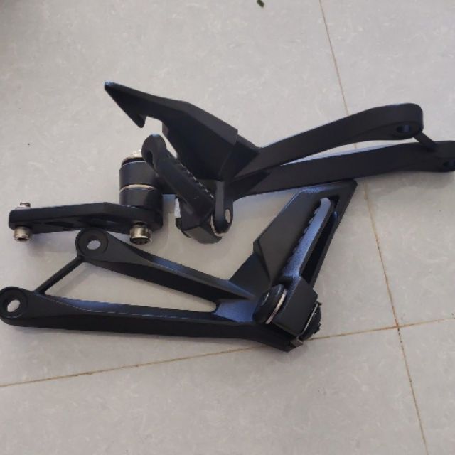 GÁC CHÂN Z1000 CHO EX150