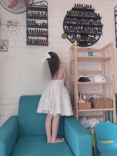 Váy trắng tiểu thư cho bé gái