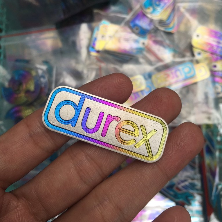 Tem Titan Durex có sẵn keo dán 3M đỏ loại tốt chống bị bong tróc sử dụng được cho mọi dòng xe, mọi nơi