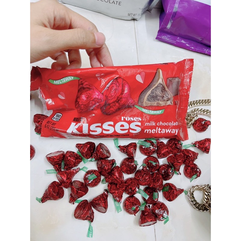 Socola kisses rose mẫu mới Valentine.