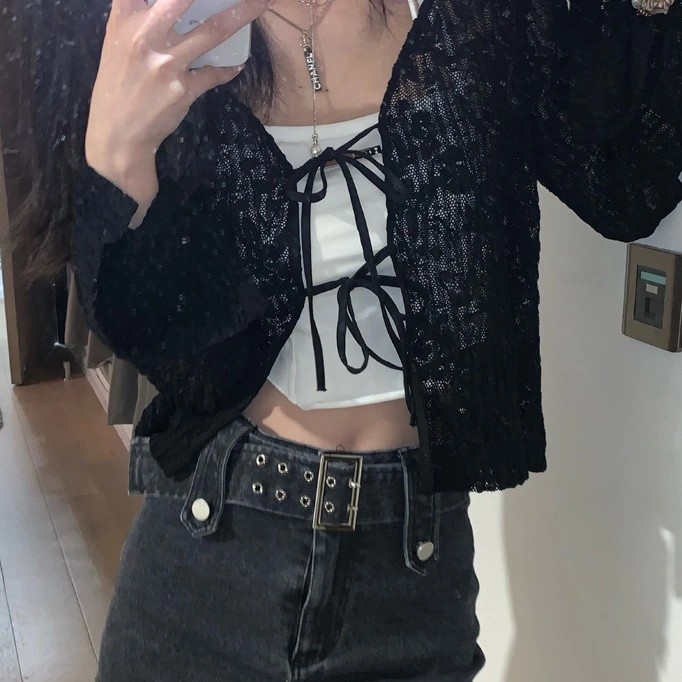 Áo khoác ren hoa tay dài xẻ ống nữ tính siêu xinh siêu xinh