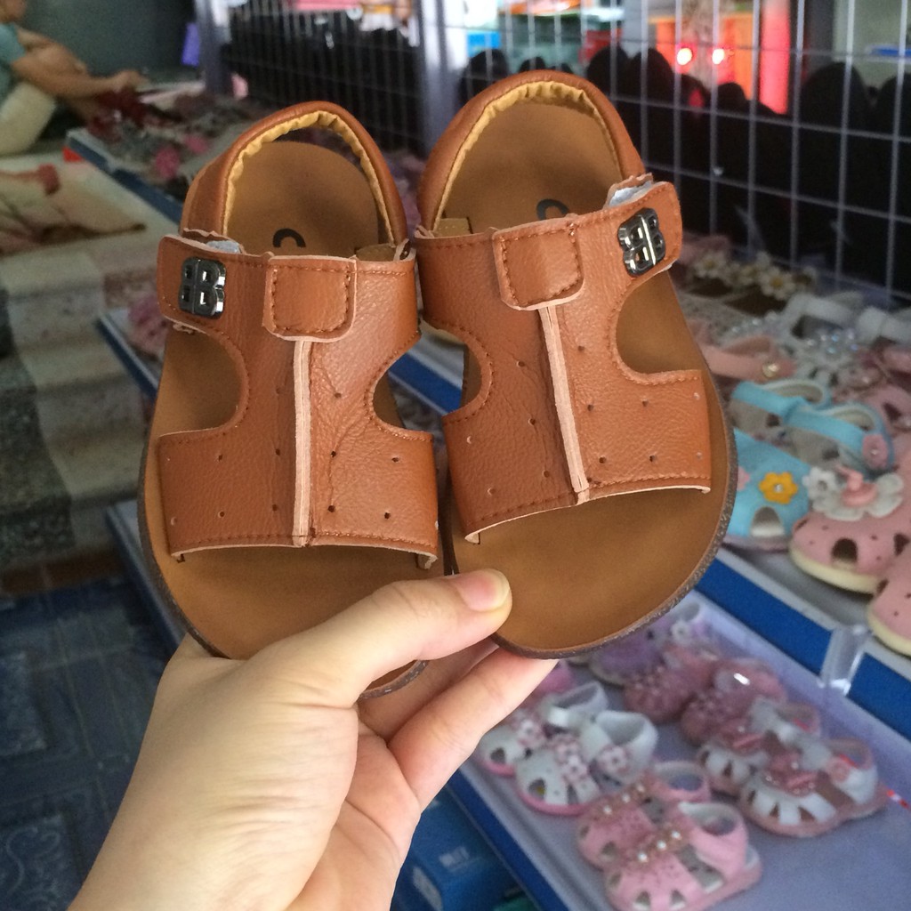 sandal bé trai size 21-25 da mềm đèn led