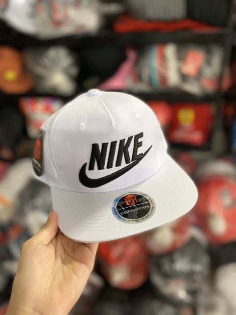 Nón snapback kaki thêu logo nổi cá tính cho Nam Nữ
