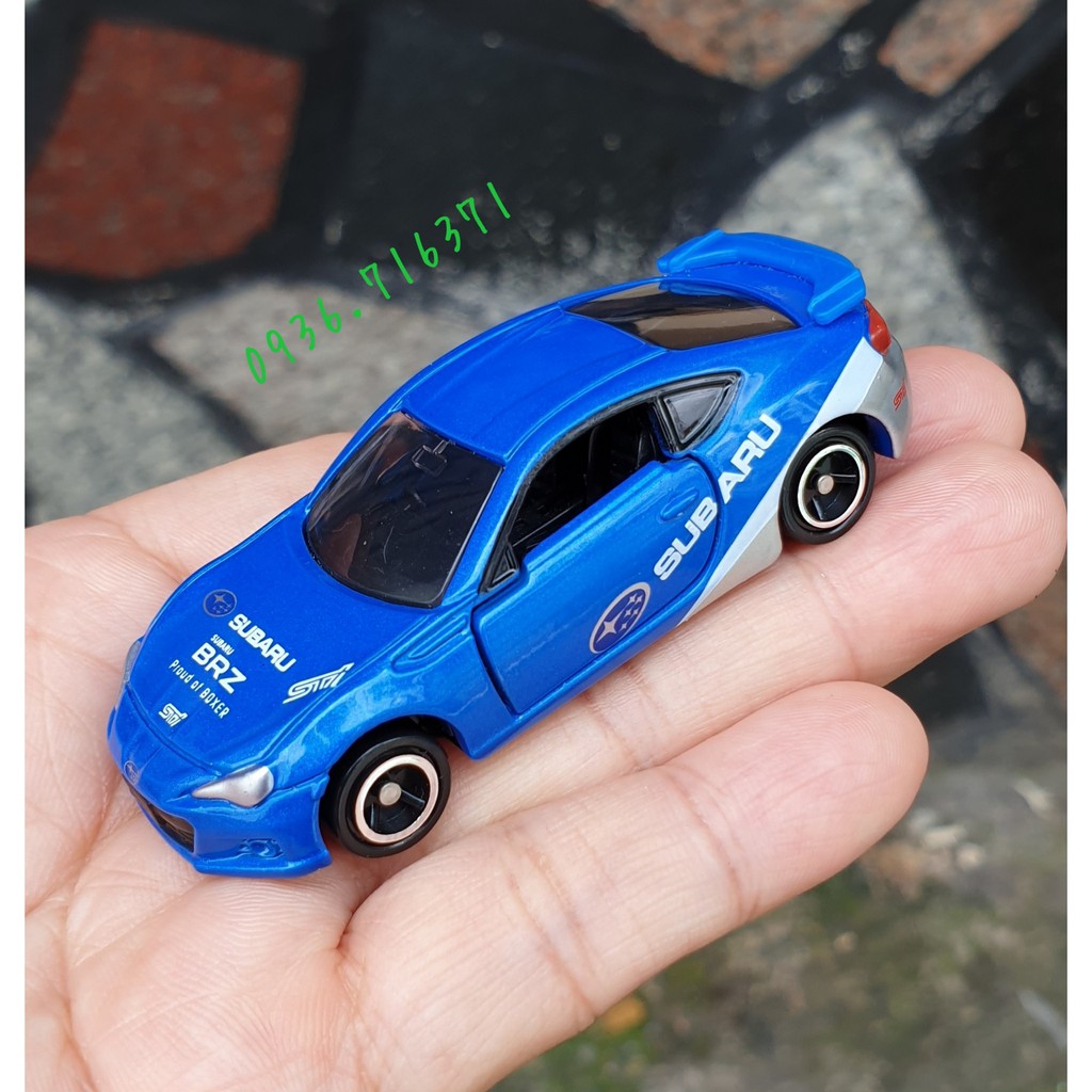 Mô hình xe Subaru màu xanh mở được cửa phiên bản đặc biệt tomica Nhật Bản