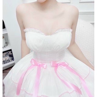 Đầm trắng xoè cúp ngực nơ hồng