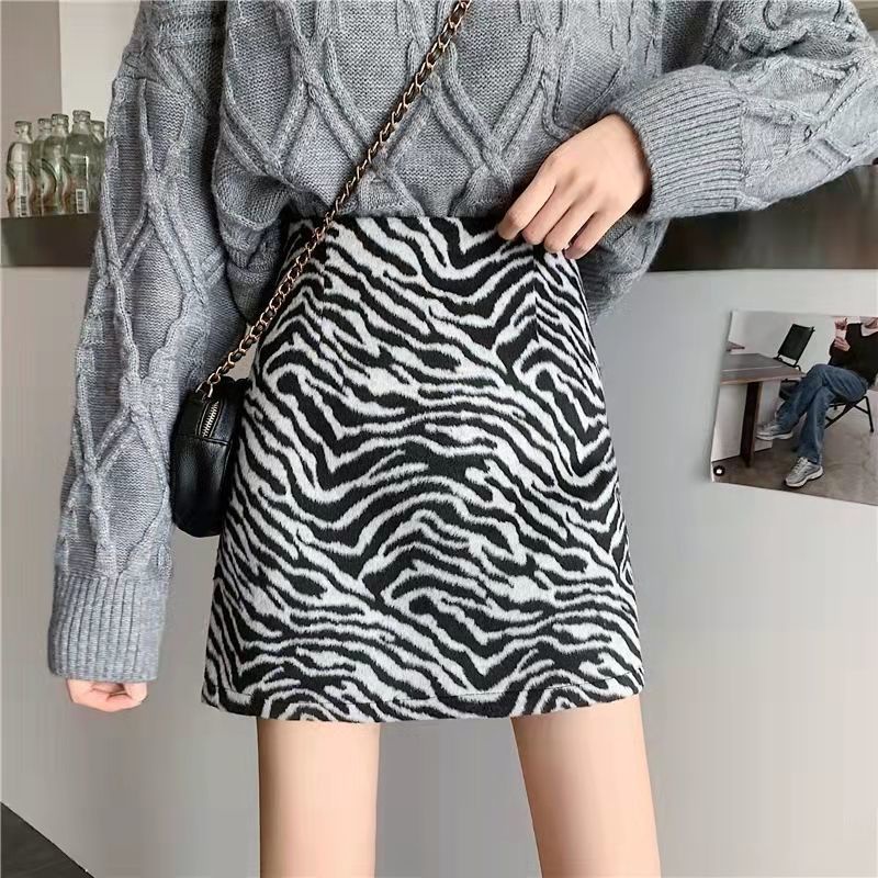 Chân váy chữ A họa tiết ngựa vằn hợp thời trang dành cho nữ