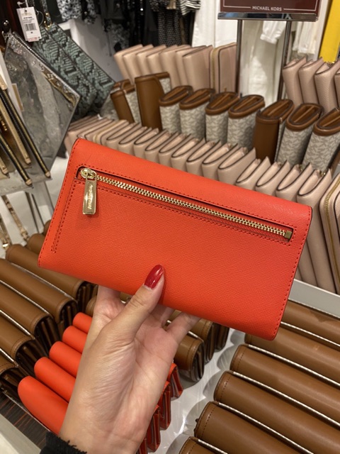 Ví dài cầm tay MK