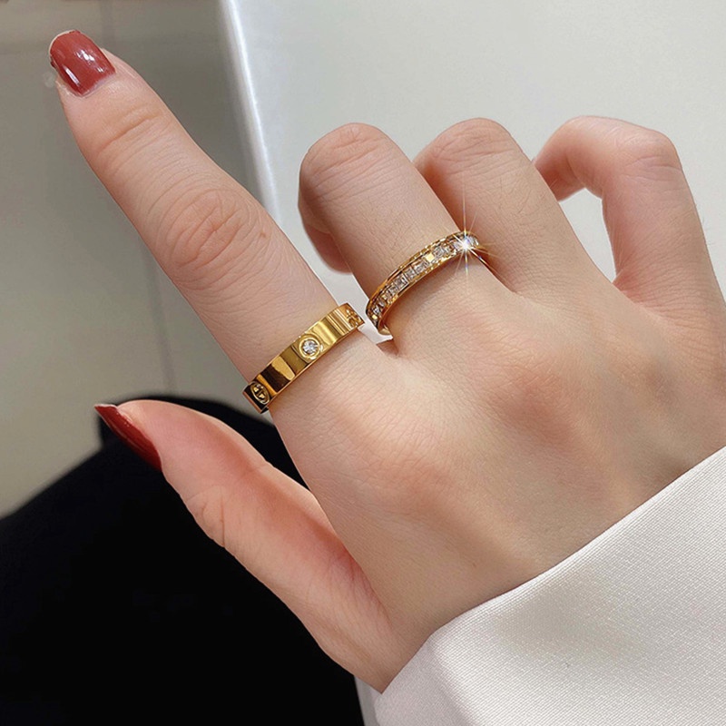Nhẫn titan không gỉ mạ vàng 18k đính đá pha lê cao cấp thời trang mẫu năm 2023 dành cho nữ