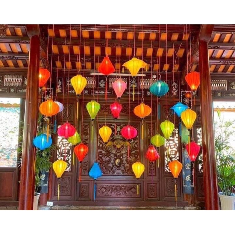 Đèn lồng tỏi ngược hội an