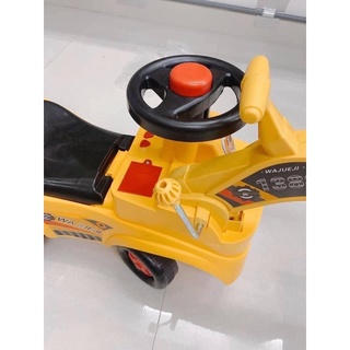 Xe cần cẩu có nhạc cho bé
