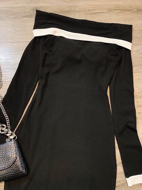 ĐẦM BODY BẸT VAI