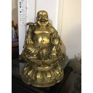 Tượng di lặc ngồi ngai