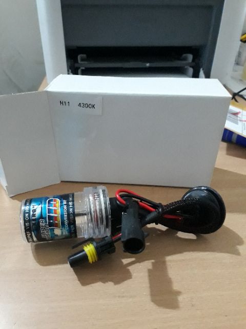 1 bóng xenon  chân H1,H7 H11 ,D2H, 9005 các màu Vàng 3000k hoặc 4300K  hoặc 6000k  cho đèn bi gầm , đèn pha xe Nouvo 5 6