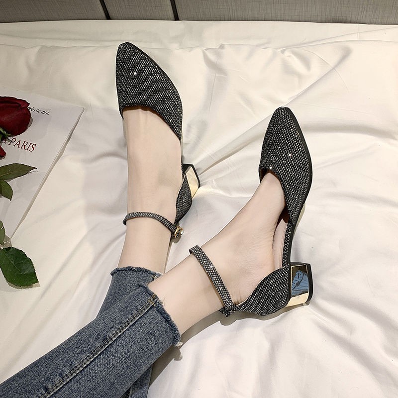 2020 giày cao gót mới của phụ nữ dày thấp mũi nhọn đơn Baotou từ rỗng khóa dép xăng đan sinh viên xu hướng