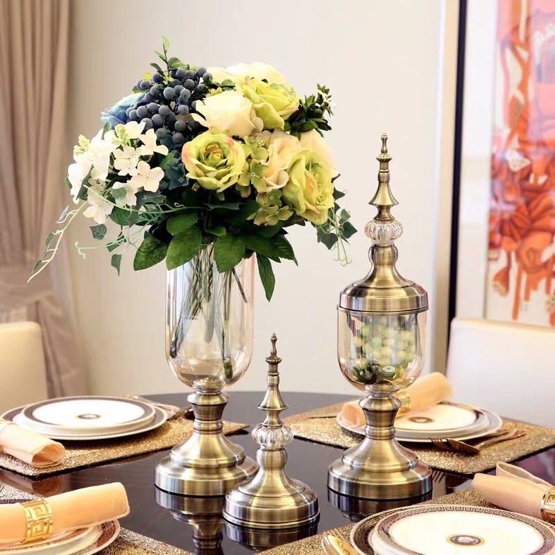 Lọ hoa thủy tinh chân đế đồng cao cấp