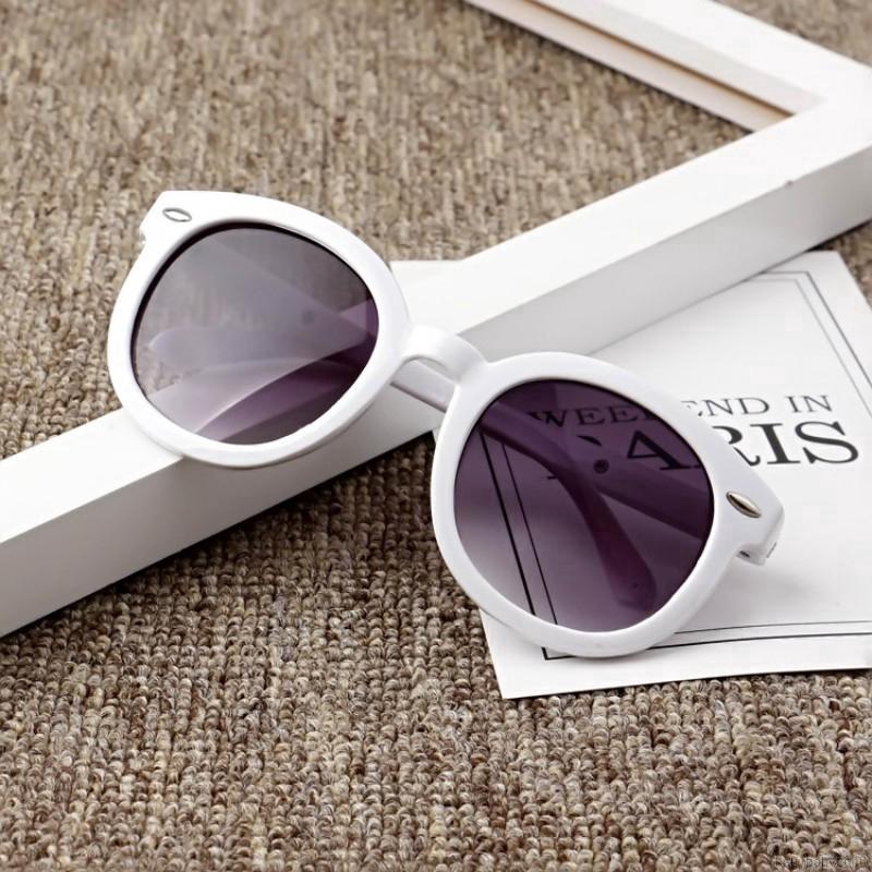 Kính mát chống tia UV kiểu dáng hợp thời trang dành cho các bé