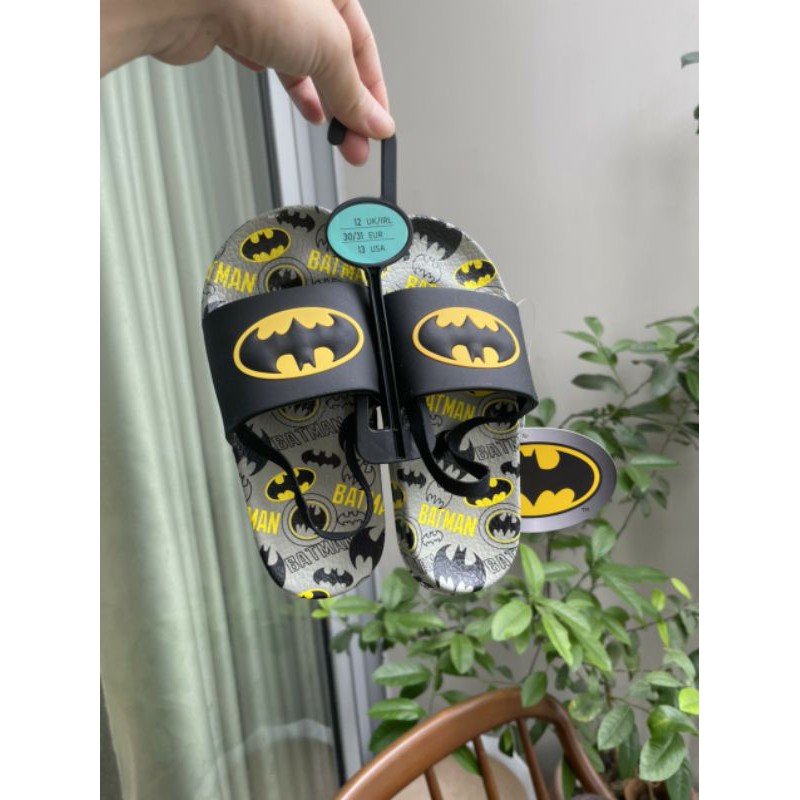 Dép xuất dư Batman cho bé trai siêu nhẹ