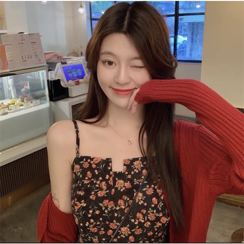 Set đầm midi hoa suông 2 dây kèm áo khoác đỏ | BigBuy360 - bigbuy360.vn