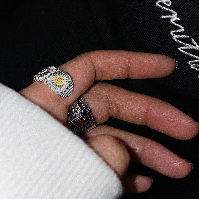 Nhẫn Hình Hoa Cúc Nhỏ Đính Đá Kiểu Hàn Quốc Xinh Xắn 19183