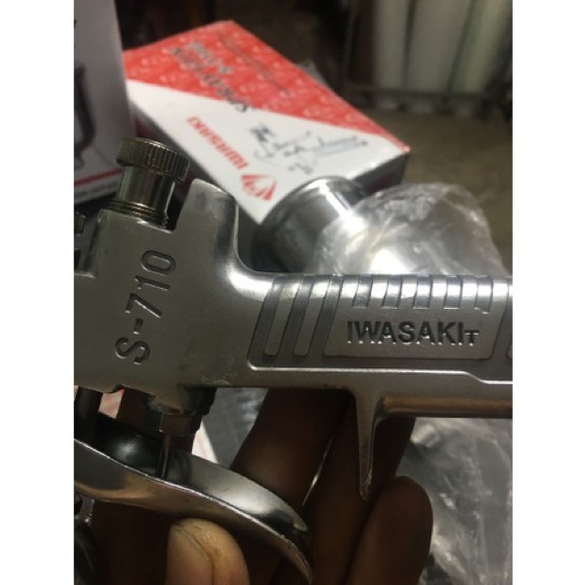 Bộ Phun Sơn Iwasaki F75 + Bình Chứa Sơn 400cc (Chính Hãng JAPAN) - Vỏ hộp màu đỏ và xanh tuỳ đợt hàng về nha  khách