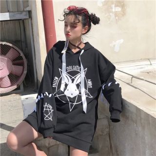 Hoodie thỏ đen, trắng