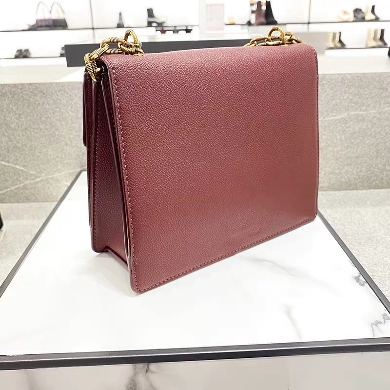 Charles and Keith Túi nhỏ nằm vùng hình vuông Túi đeo vai Túi đi lại