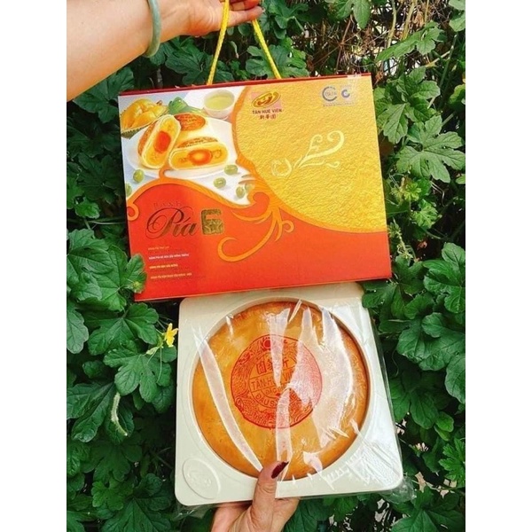 Pía khổng lồ 1kg 8 trứng Tân huê Viên (hộp quai xách)