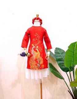 Áo dài gấm công kèm mấn