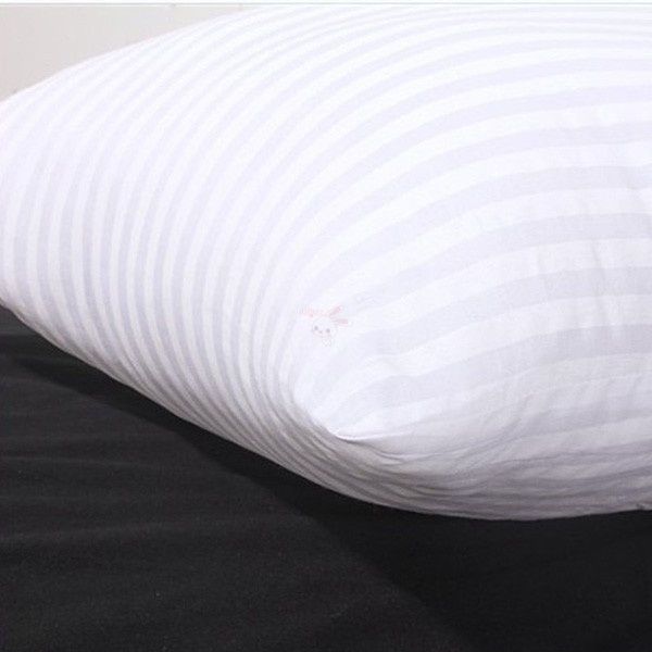 Ruột gối vuông họa tiết kẻ sọc trang trí ghế sofa