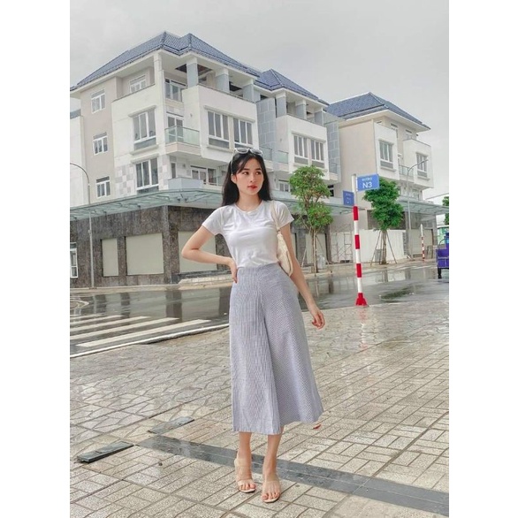 set áo thun trắng + quần culottes sọc