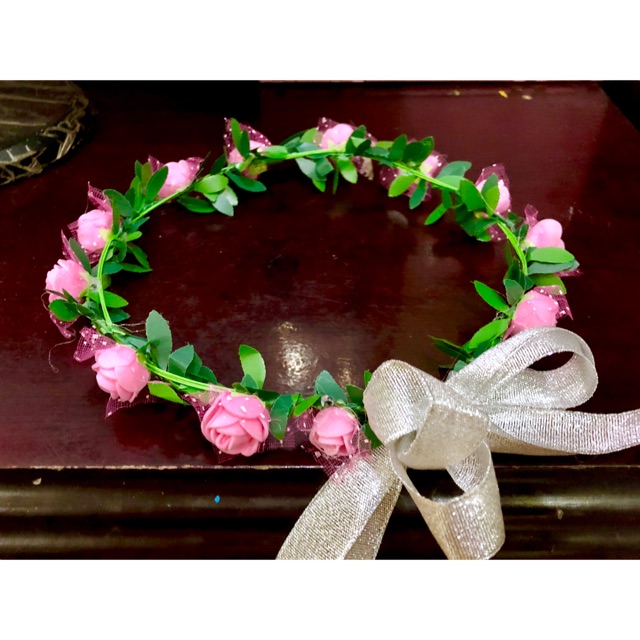 Vòng hoa kỷ yếu màu hồng