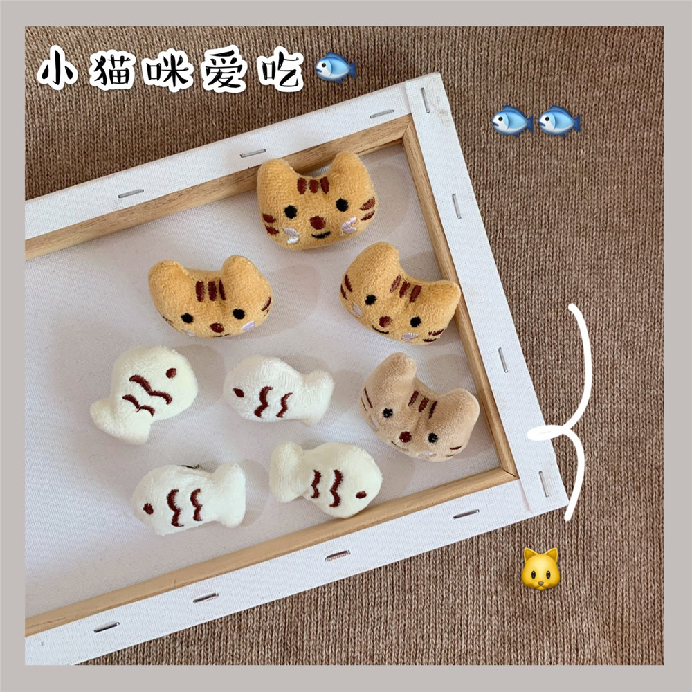 Ghim Cài Áo Hình Mèo Và Cá Đáng Yêu