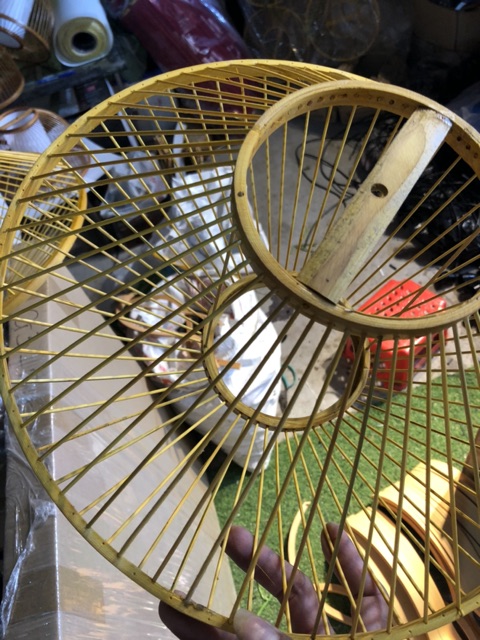 Đèn mây tre đan