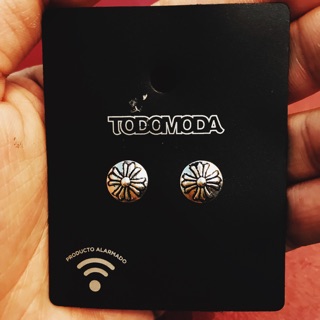 Khuyên tai Chrome Hearts