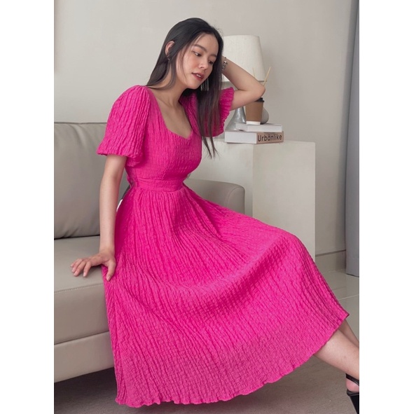 Đầm midi xốp nhăn cổ vuông