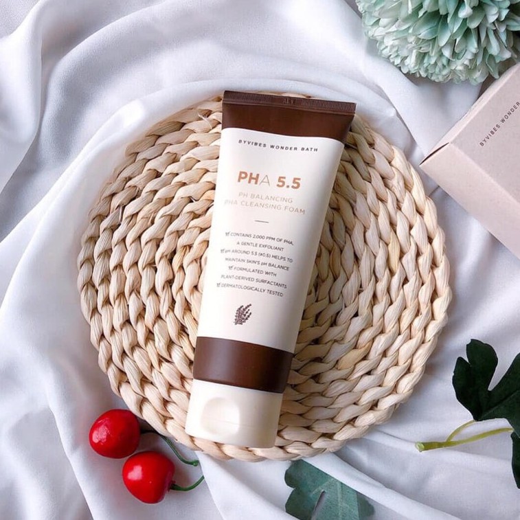 Sữa rửa mặt tạo bọt dịu nhẹ Byvibes Wonder Bath PHA 5.5 - Tuýp 130ml