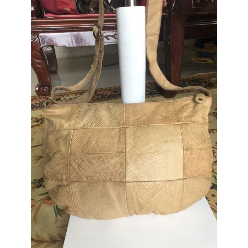 Túi đeo chéo da độc lạ hàng si tuyển