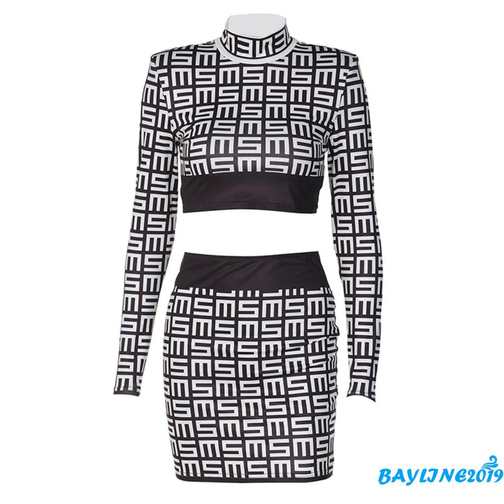 Bộ áo croptop tay dài in chữ và chân váy ngắn lưng cao thời trang quyến rũ dành cho nữ
