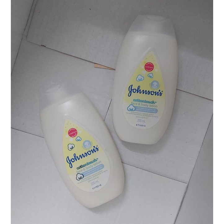 Sữa dưỡng ẩm mềm mịn Johnson baby cotton touch 200ml