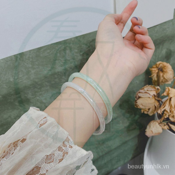 Vòng tay Hán phục đá mã não đính chuông màu trắng phong cách cổ xưa cho nữ