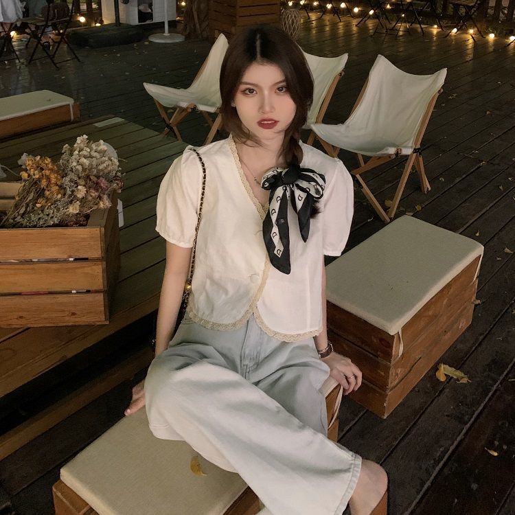 Áo Kiểu Tay Phồng Cổ Chữ V Phối Ren Phong Cách Pháp Mẫu Mới Thời Trang Mùa Hè Cho Nữ 2022