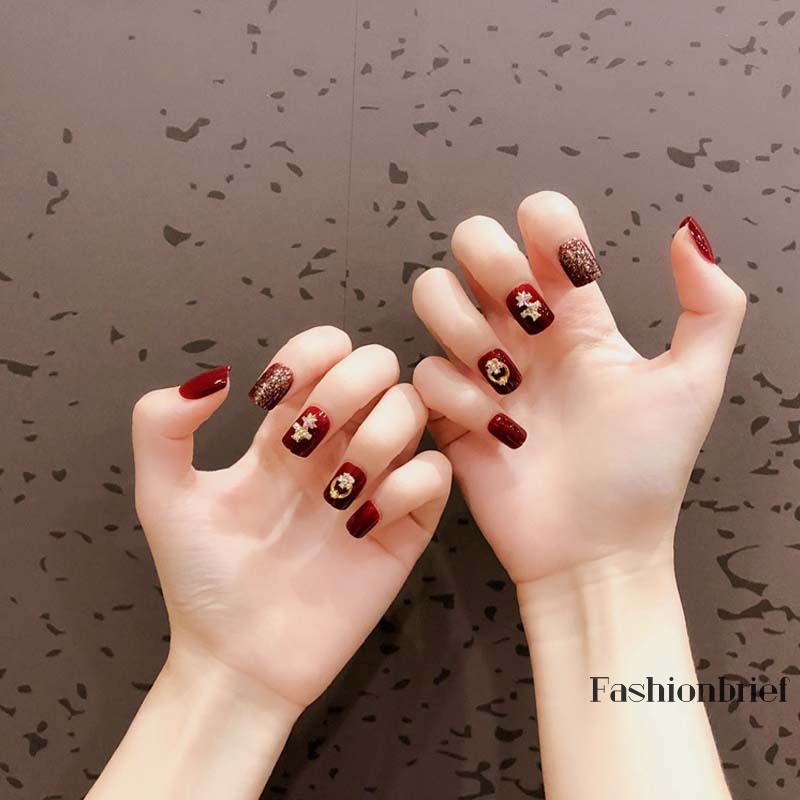 Set 24 Móng Tay Giả Đính Đá Xinh Xắn