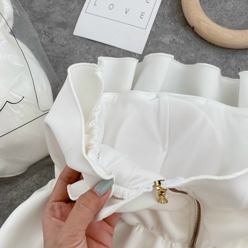 ÁO CROP TRẮNG ỐNG RÚT EO