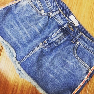Quần zara size 34 dựt tag nhưng mới nguyên