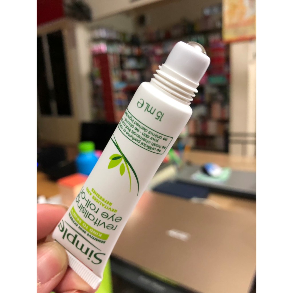 Lăn mắt Simple Kind To Eyes Revitalising Eye Roll On từ Anh (MẪU MỚI nha khách) | BigBuy360 - bigbuy360.vn