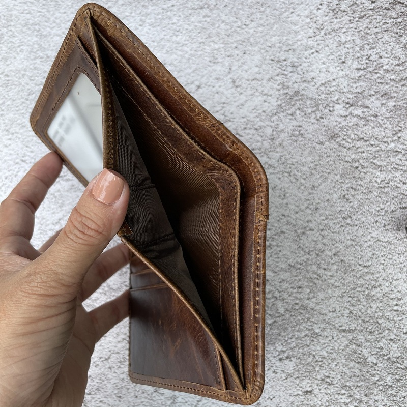 VÍ GẤP NAM PHOM PHOM ĐỨNG DA BÒ VD82