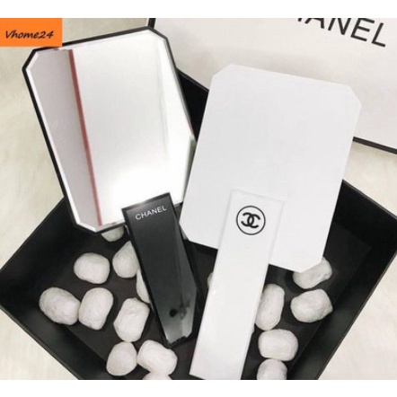 Gương soi cầm tay